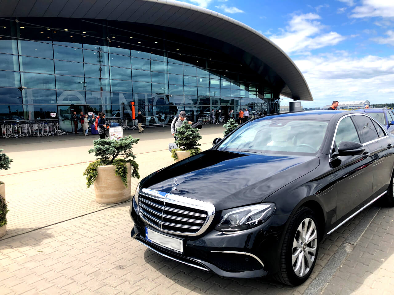 Krakow KRK Balice AIrport Mercedes private transfer to Krakow